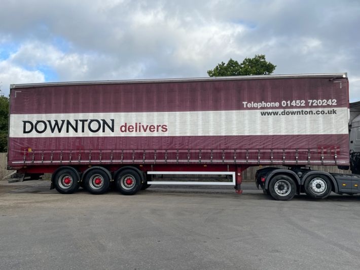 Used CARTWRIGHT CURTAINSIDE TRAILER in Swindon for sale