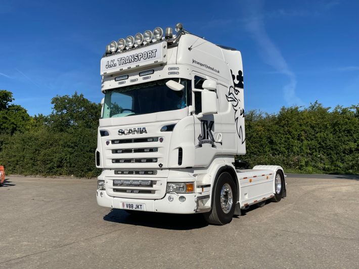 Used SCANIA R680 in Swindon for sale
